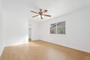421 Parkvale Ln, Grand Prairie, TX 75052 - Photo 14