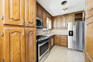 5213 Bonnie Wayne St, Haltom City, TX 76117 - Photo 8