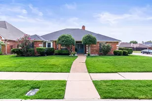 9021 Silverdollar Trail, Irving, TX 75063 - Photo 2