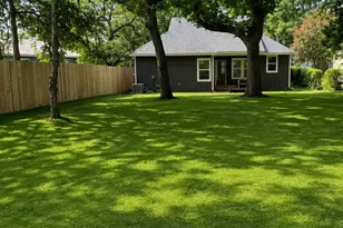 605 W Walker St, Denison, TX 75020 - Photo 2