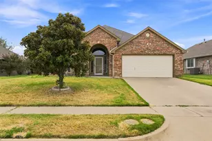 3221 Canary Ln, Midlothian, TX 76065 - Photo 2