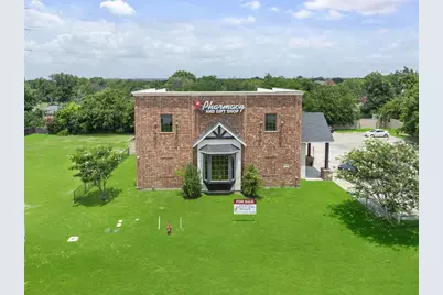 207 E Byron Nelson Boulevard, Roanoke, TX 76262 - Photo 2