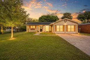 904 Kent Dr, Gainesville, TX 76240 - Photo 1