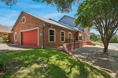 2702 Lawtherwood Court, Dallas, TX 75214 - Photo 36