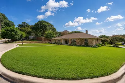 3403 Sunset Oaks Street, Dalworthington Gardens, TX 76016 - Photo 2