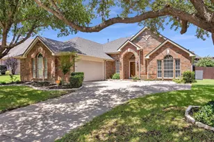 2105 Vintage Dr, Corinth, TX 76210 - Photo 2