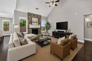 925 Spring Falls Dr, McKinney, TX 75071 - Photo 2