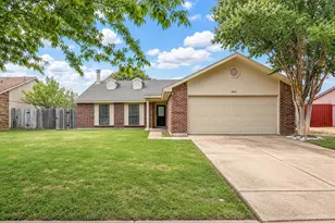 4814 Trailwood Dr, Grand Prairie, TX 75052 - Photo 2