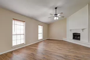 4814 Trailwood Dr, Grand Prairie, TX 75052 - Photo 4