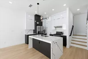 2015 California Dr, Dallas, TX 75204 - Photo 12