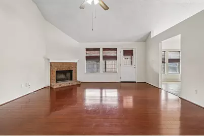 519 Kessler Street, Grand Prairie, TX 75052 - Photo 4