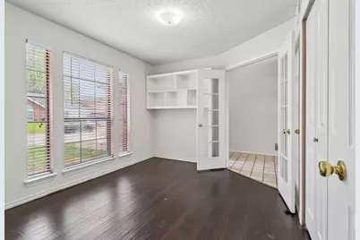 519 Kessler Street, Grand Prairie, TX 75052 - Photo 18