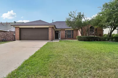 519 Kessler Street, Grand Prairie, TX 75052 - Photo 1