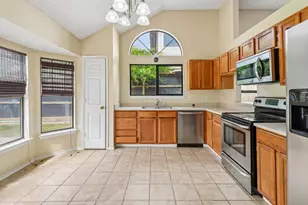 519 Kessler St, Grand Prairie, TX 75052 - Photo 12
