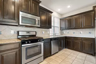 2640 Venice Dr, Grand Prairie, TX 75054 - Photo 18