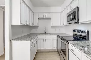 9524 Military Pkwy, Dallas, TX 75227 - Photo 8
