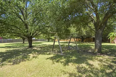 1121 The Meadows Parkway, DeSoto, TX 75115 - Photo 24