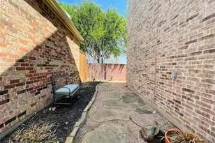 40 Emerald Pond Dr, Frisco, TX 75034 - Photo 4