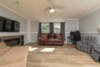 320 Valley Lake Court, Springtown, TX 76082 - Photo 16