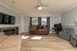 320 Valley Lake Ct, Springtown, TX 76082 - Photo 16