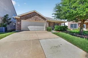 4205 Golden Sunset Ct, Fort Worth, TX 76244 - Photo 2