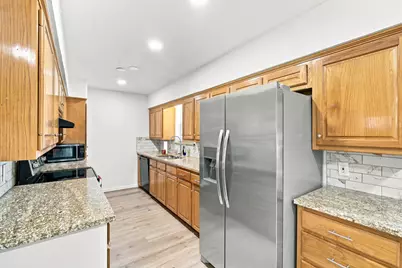 702 Phillips Drive, Ennis, TX 75119 - Photo 10