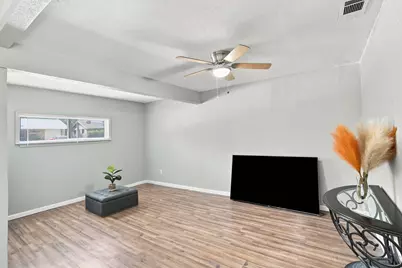 702 Phillips Drive, Ennis, TX 75119 - Photo 6