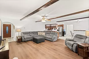 102 Walnut Way, Euless, TX 76039 - Photo 4