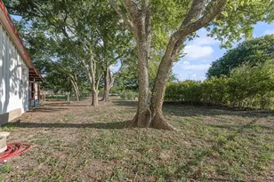 220 Crump Cir, Red Oak, TX 75154 - Photo 32