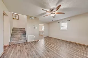 220 Crump Cir, Red Oak, TX 75154 - Photo 8