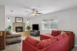 542 S Houston St, Edgewood, TX 75117 - Photo 4
