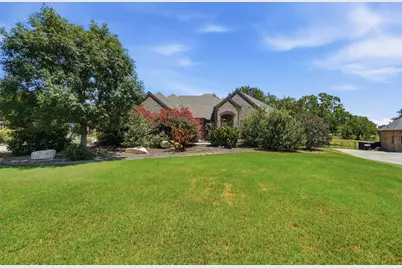 111 Flying Diamond Drive, Springtown, TX 76082 - Photo 1