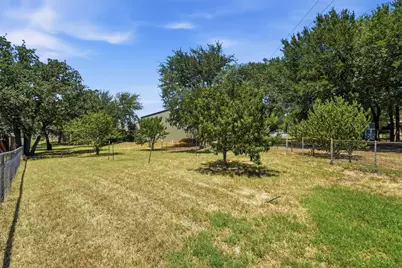 111 Flying Diamond Drive, Springtown, TX 76082 - Photo 34