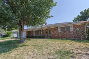 7601 Trimble Dr, Fort Worth, TX 76134 - Photo 2
