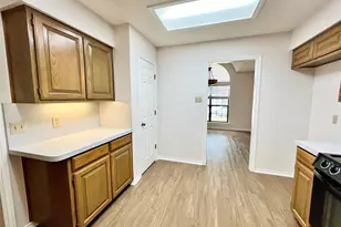 6105 Paradise Dr, Arlington, TX 76001 - Photo 6
