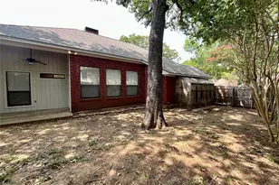 6105 Paradise Dr, Arlington, TX 76001 - Photo 28