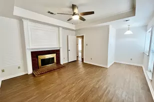 6105 Paradise Dr, Arlington, TX 76001 - Photo 12