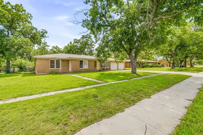 594 N Harbin Drive, Stephenville, TX 76401 - Photo 2