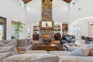 570 S Point Ct, Aledo, TX 76008 - Photo 2
