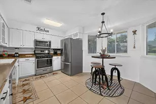 629 Newton Dr, Burleson, TX 76028 - Photo 8