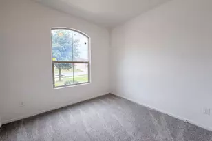 748 Wylie St, Crowley, TX 76036 - Photo 10