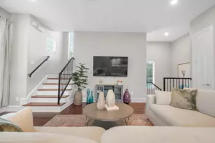 2100 N Fithugh Ave, Dallas, TX 75204 - Photo 8