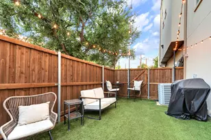 2100 N Fithugh Ave, Dallas, TX 75204 - Photo 18