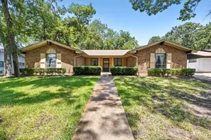 1611 Phyllis Ct, Irving, TX 75060 - Photo 2