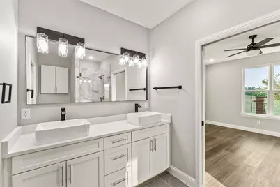 829 Premier Parkway, Grand Prairie, TX 75051 - Photo 10
