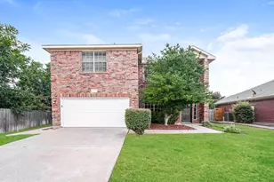 962 Heather St, Burleson, TX 76028 - Photo 1