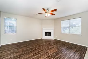 962 Heather St, Burleson, TX 76028 - Photo 2