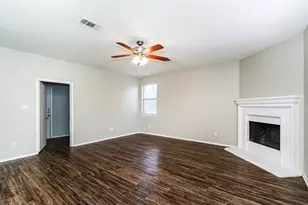 962 Heather St, Burleson, TX 76028 - Photo 4