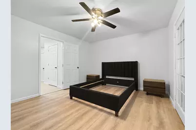 334 E Crossland Boulevard, Grand Prairie, TX 75052 - Photo 2