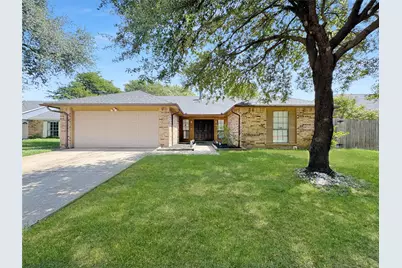 334 E Crossland Boulevard, Grand Prairie, TX 75052 - Photo 22